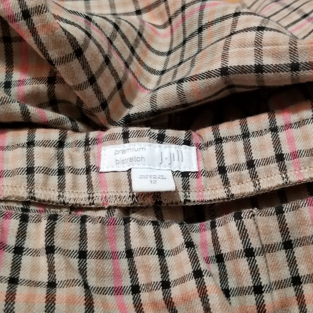 Crop stretch pants. - Picture 2 of 7